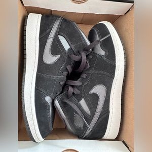 Air Jordan 1 mid se (gs